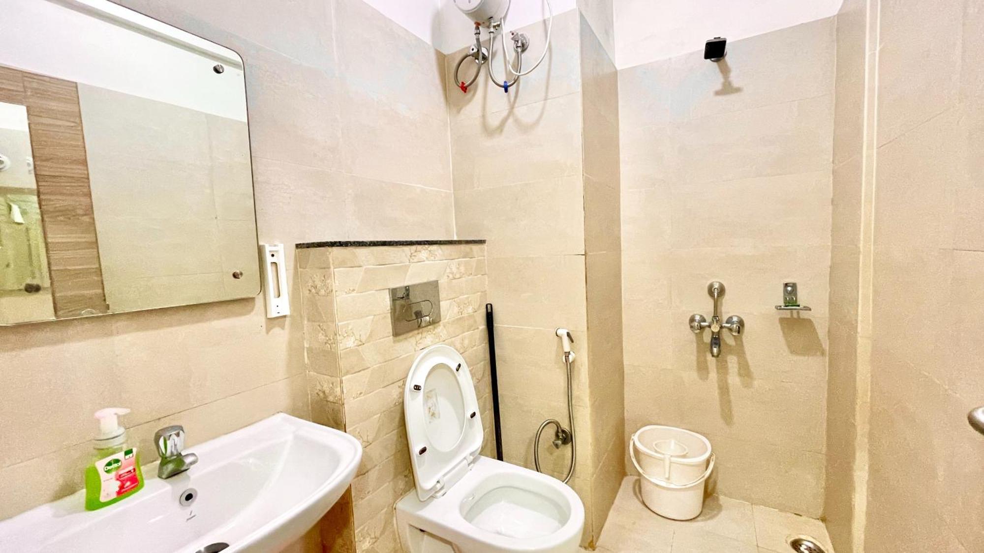 Near Sea R-b-i ! Puri, Fully Air Conditioned With Lift And Wifi And Parking ,upi Payment Accepted ,newly Constructded ,prime Location In Hotel
